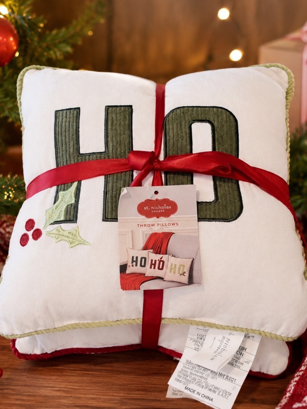 NWT St Nicholas Sq. Embroidered Christmas Festive Holiday Throw Pillows Set of 3